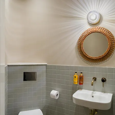 Rezident Tomis Marina 콘스탄차