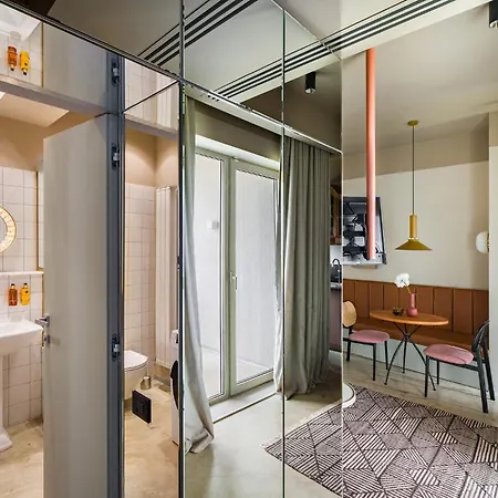 Rezident Tomis Marina 콘스탄차