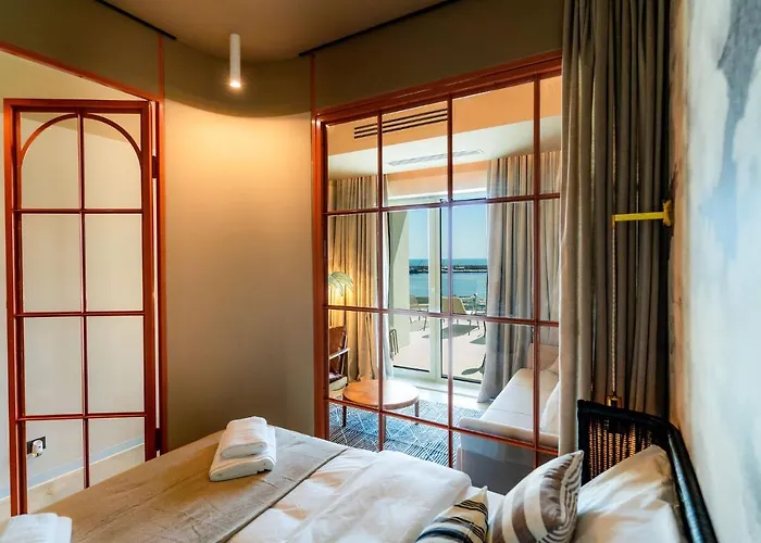 Rezident Tomis Marina Constanţa