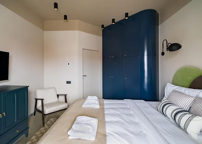 Rezident Tomis Marina *