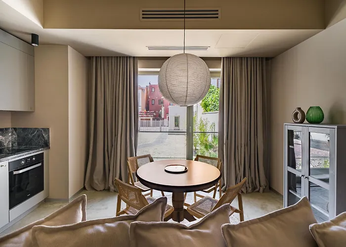 Rezident Tomis Marina Constanţa