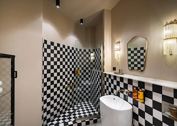 Rezident Tomis Marina * Constanţa