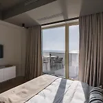 Rezident Tomis Marina Köstence