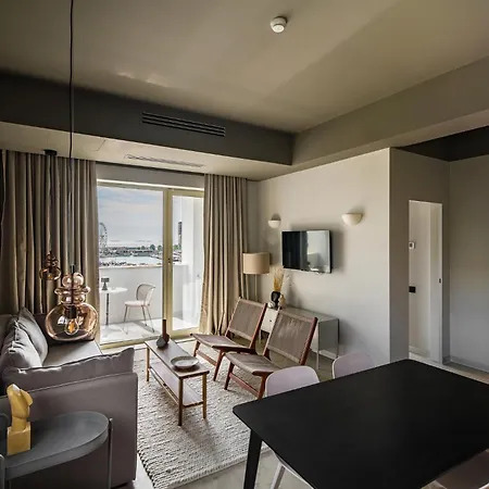 Rezident Tomis Marina