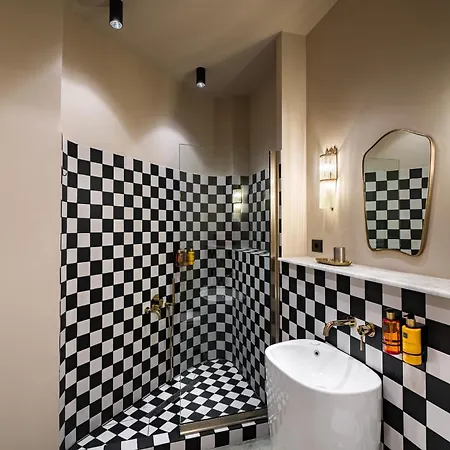 Rezident Tomis Marina * Constanţa