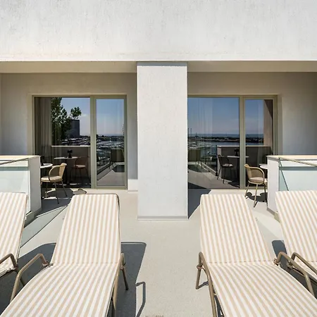 Apartamento Rezident Tomis Marina *