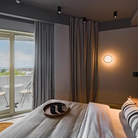 Rezident Tomis Marina Apartmán *