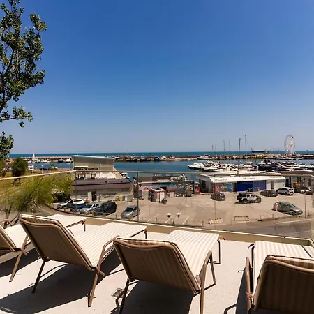 Rezident Tomis Marina Constanta