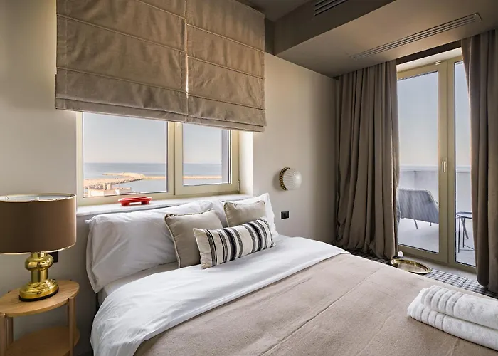 Rezident Tomis Marina アパート *