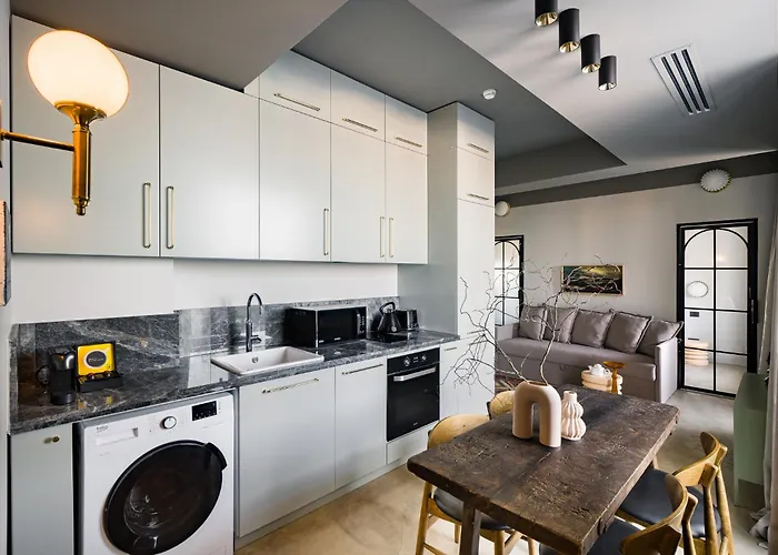 Rezident Tomis Marina アパート *