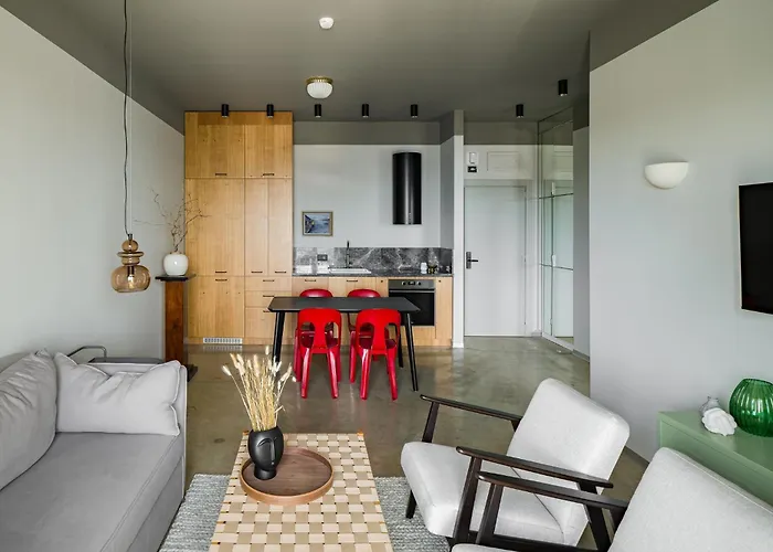 Rezident Tomis Marina