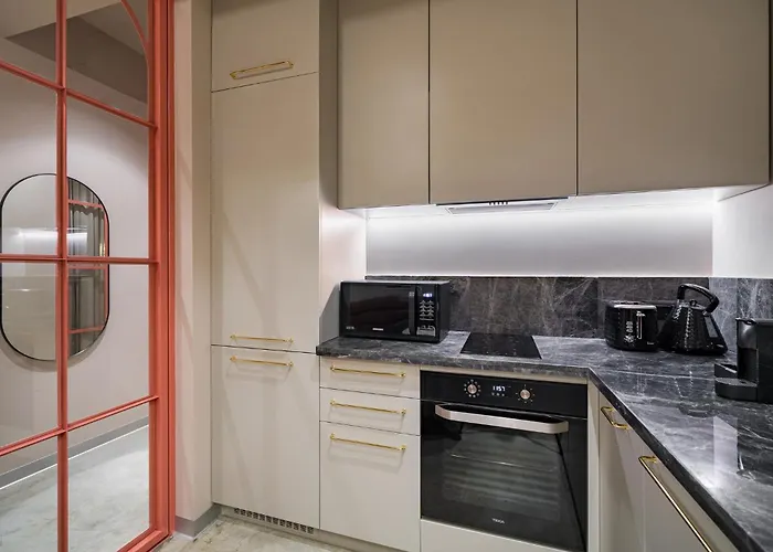 Rezident Tomis Marina アパート