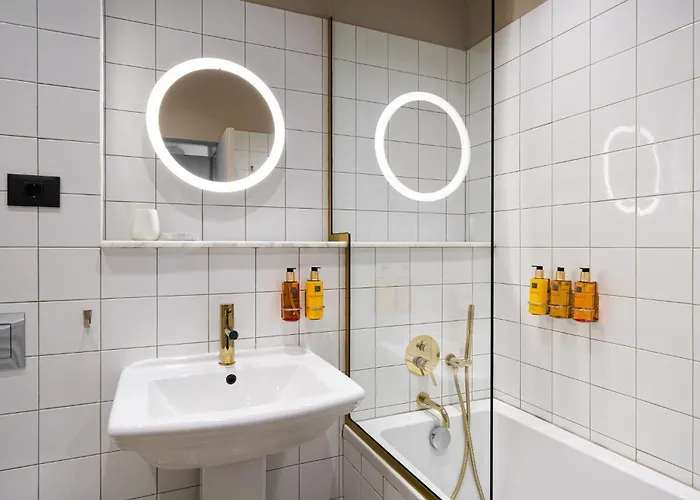 Rezident Tomis Marina アパート