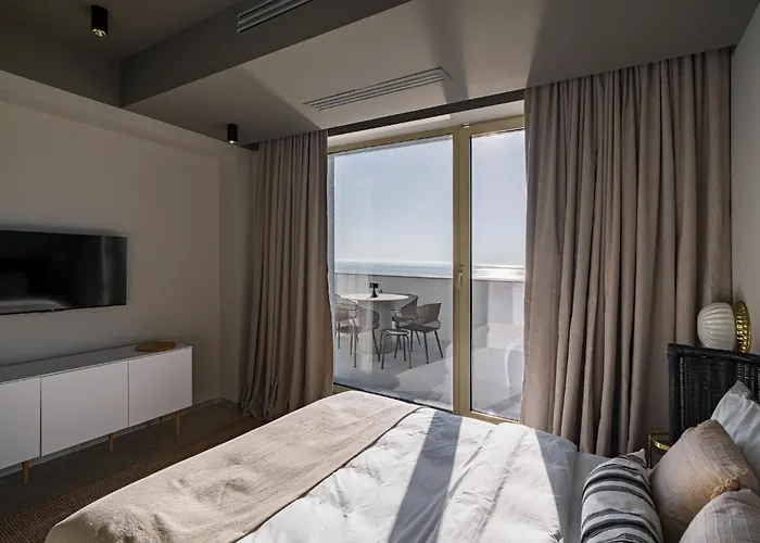 Rezident Tomis Marina コンスタンツァ