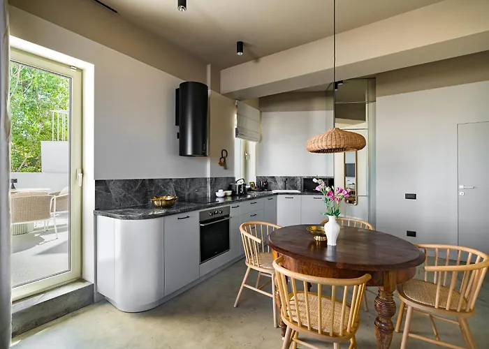 Rezident Tomis Marina コンスタンツァ