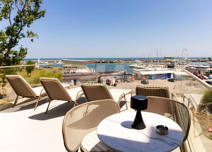 Rezident Tomis Marina Διαμέρισμα