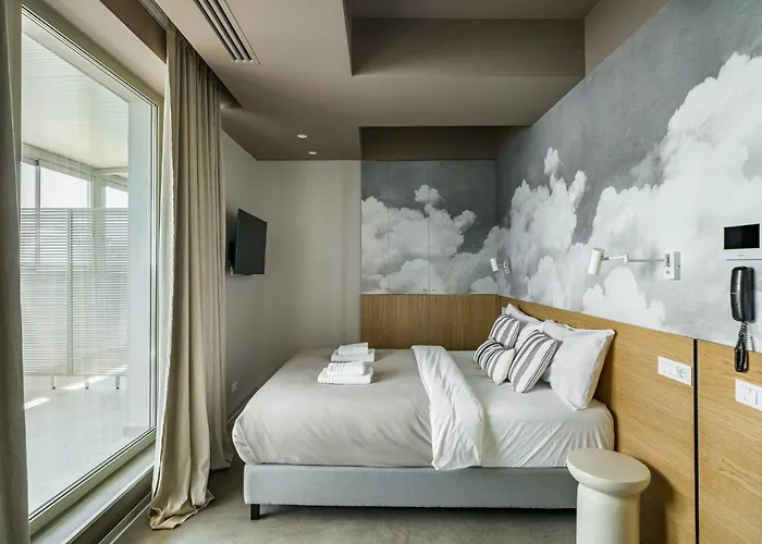 Rezident Tomis Marina